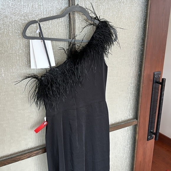Mac Duggal FEATHER TRIM ONE SHOULDER DRAPED DRESS in black size 8. NEW $298 - Picture 9 of 11